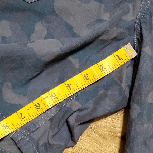 Sundance Blue Cargo Shorts with Camouflage Pattern - Picture 4 of 9